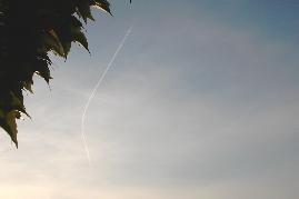 10.06.04, 06Uhr27-24: auch dieser erweiterte Flugstreifen erweist sich durch das nchste Bild als zeitweiliger Chemtrail