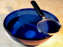 Violette Schale, Brennglas